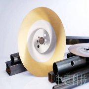 全自動(dòng)切管機(jī)和普通的切管機(jī)最不一樣的地方就是在自動(dòng)化方面。普通的切管機(jī)在運(yùn)作的時(shí)候必須要有工人在旁邊查看，以防出現(xiàn)失誤